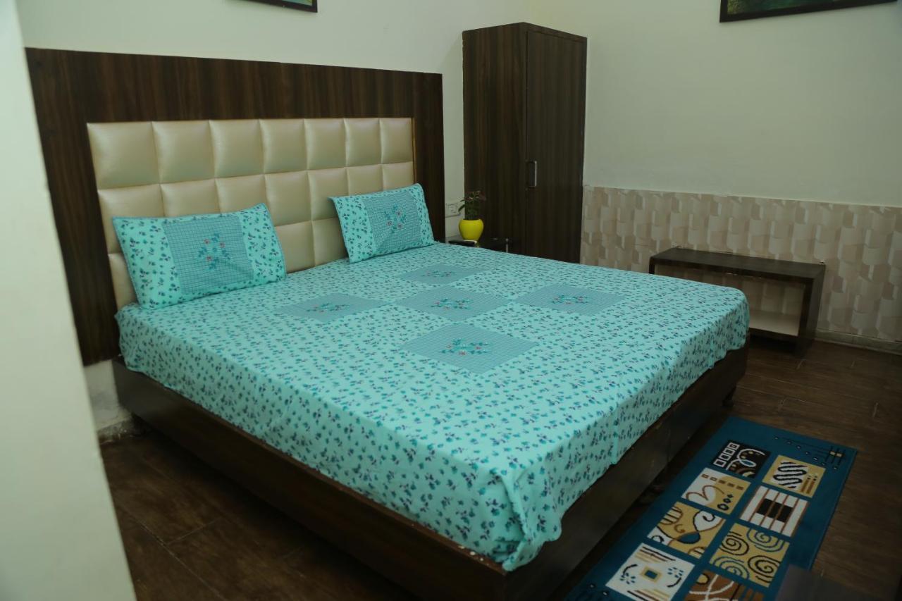 Hotel Dolphin *