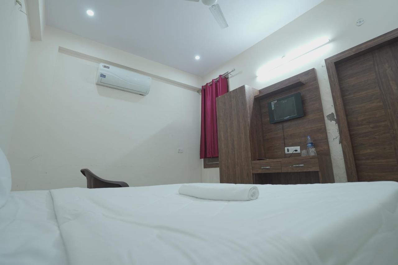 Viraj Palace By Wb * Agra (Uttar Pradesh)