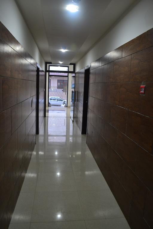 Dazzling East Gate 3*
