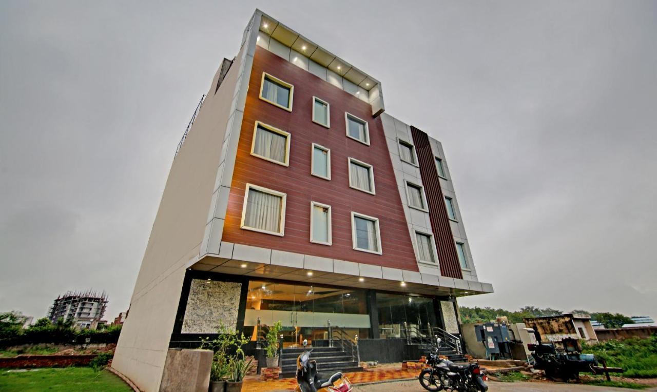 Hotel Treebo S G Grand 3*