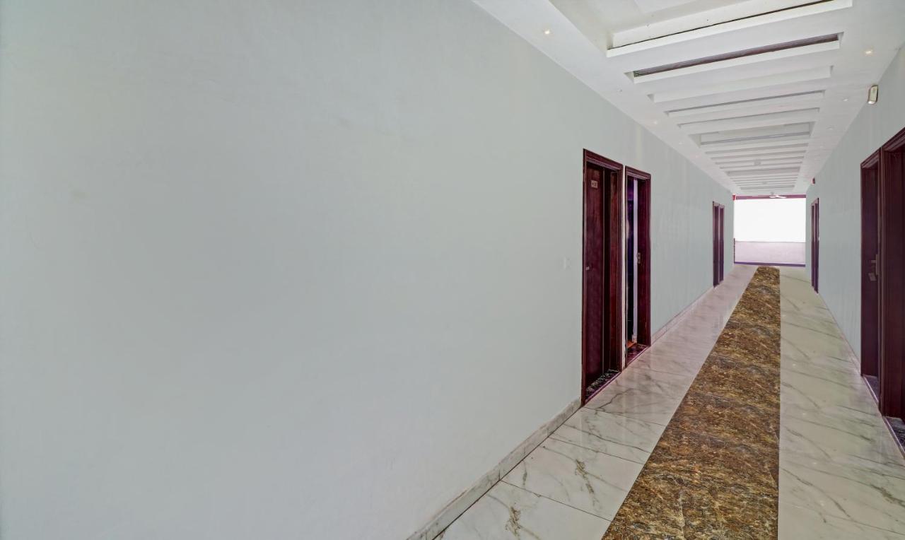 Capital O 46229 Hotel The Golden Bird Hotel Agra (Uttar Pradesh)