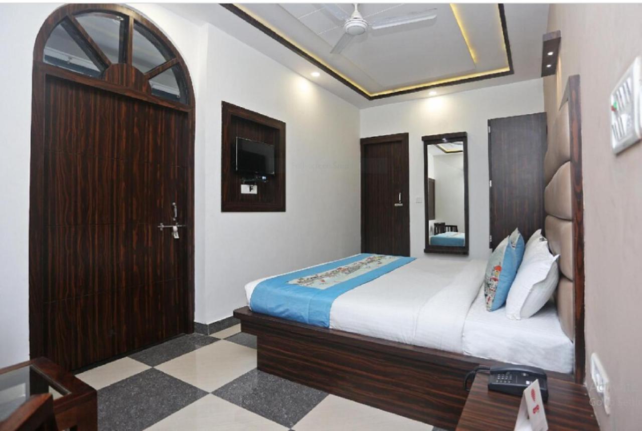 Pratap, Agra 