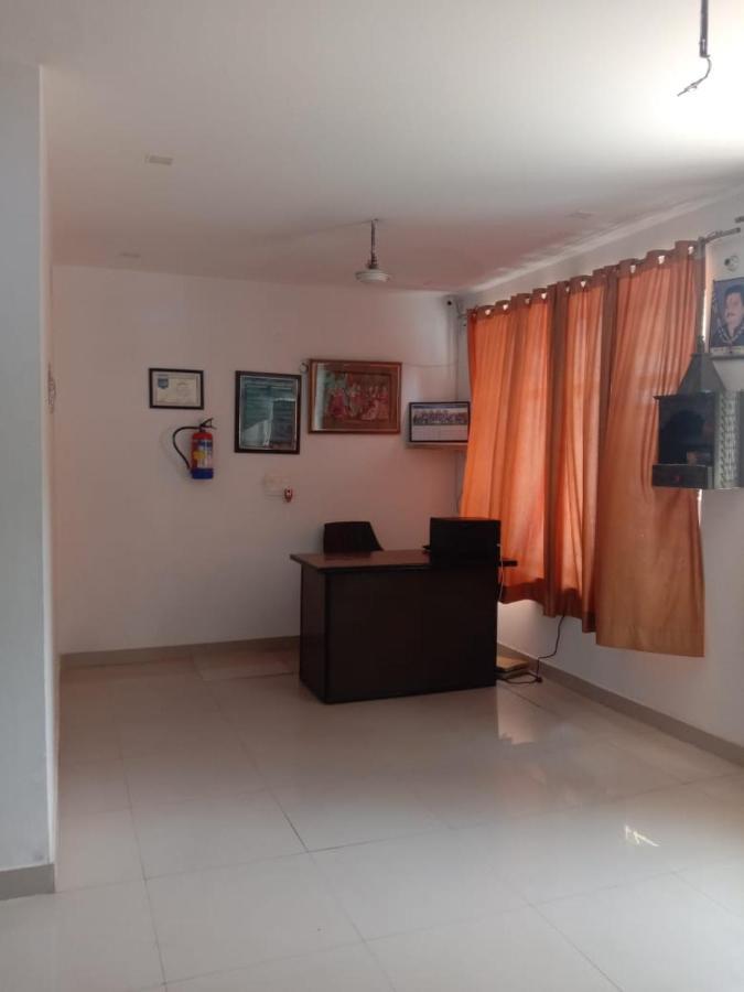 Hotel Supreme By Wb Agra (Uttar Pradesh)