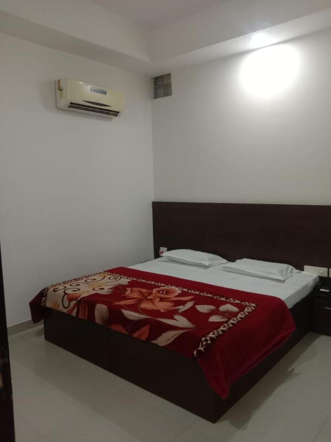 Supreme By Wb * Agra (Uttar Pradesh)