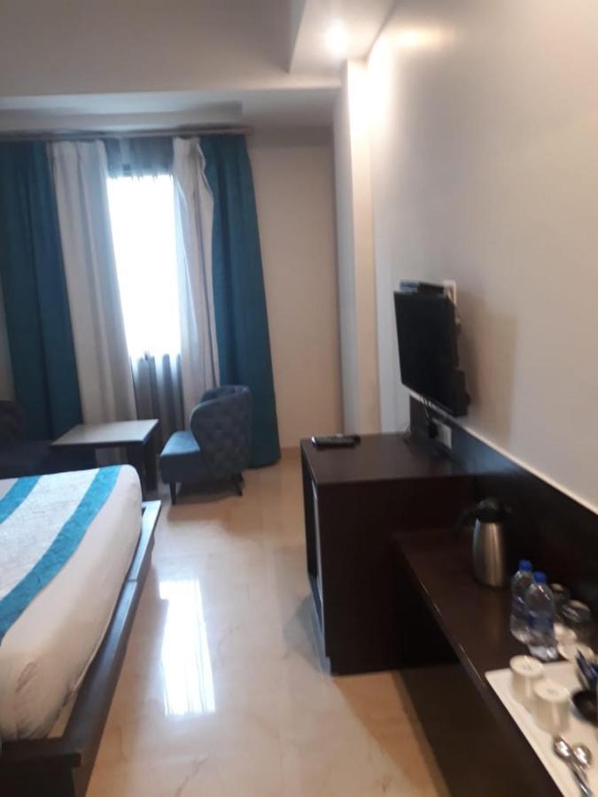 Hotel Crimson Palace