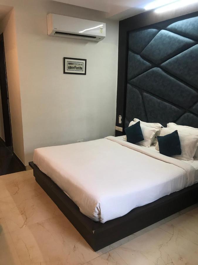 Hotel Crimson Palace
