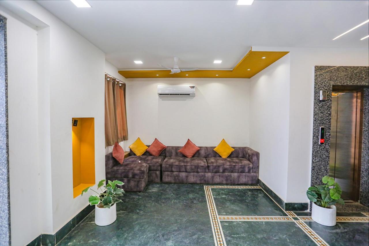 Fabhotel The Prasiddh Hotel *