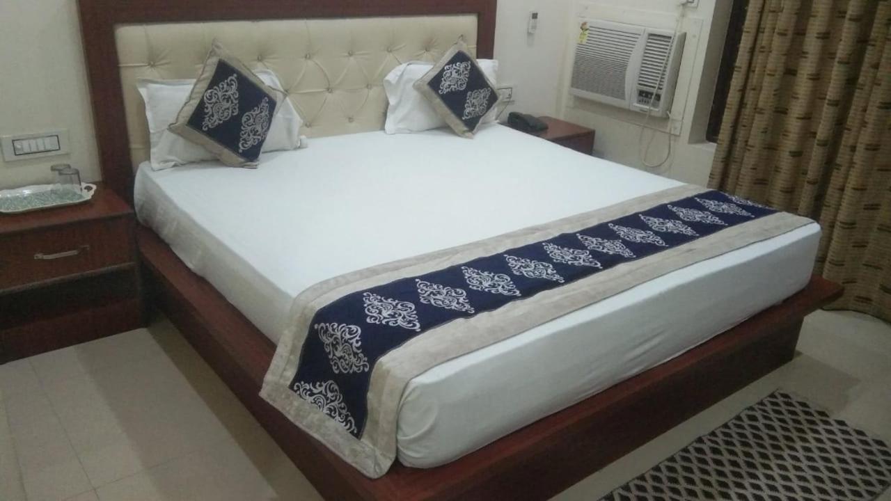Bed & Breakfast Taj Village - Taj Mahal Distance Only 700 Meter