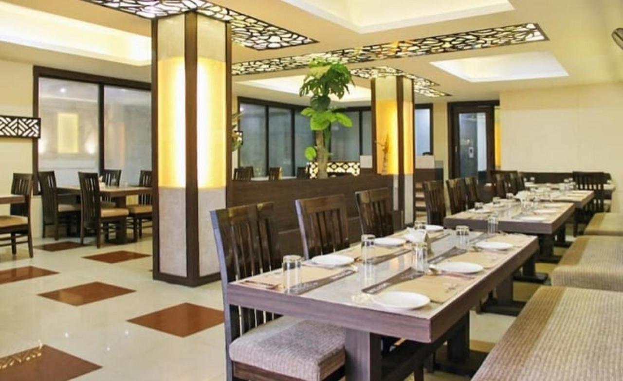 Hotel Om Sai Nath & Restaurant By Wb Agra (Uttar Pradesh)