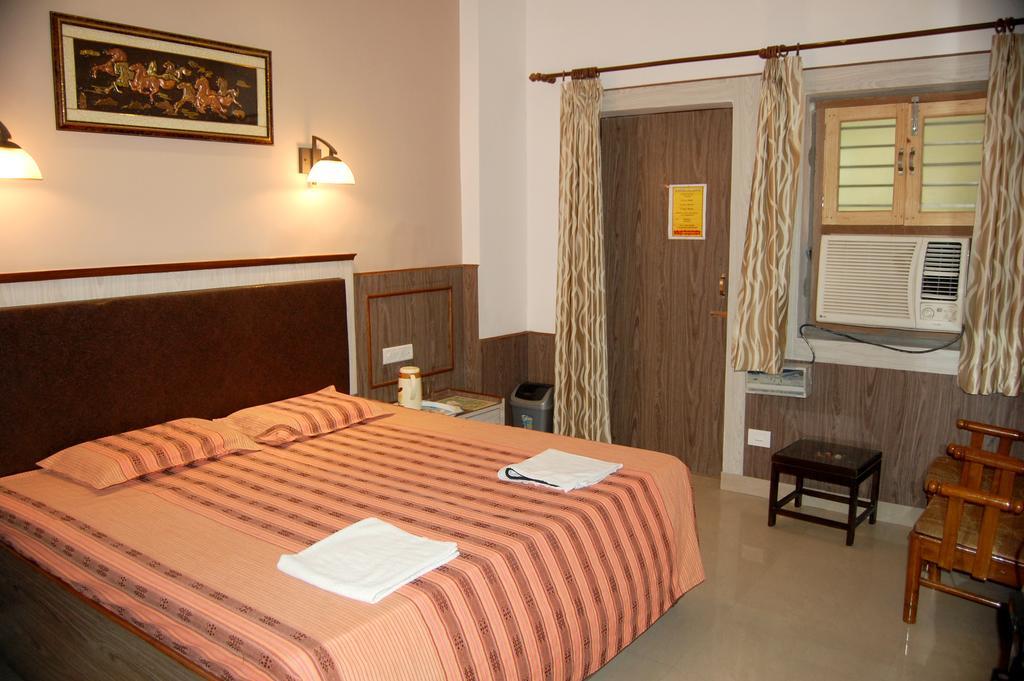Sidhartha Walking Distance From Tajmahal Agra (Uttar Pradesh)