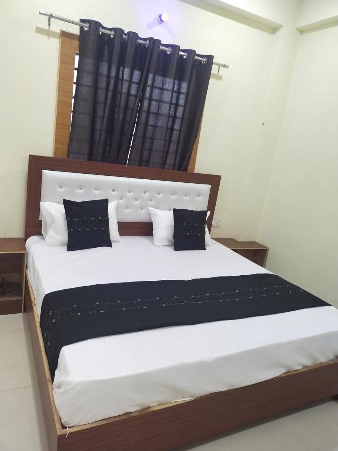 Divine By Awesome Homestay Agra (Uttar Pradesh)