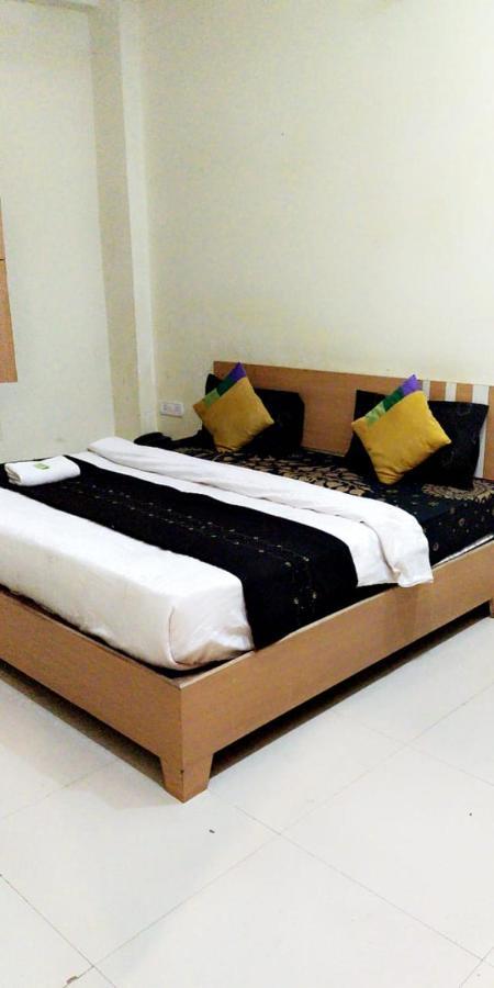 Divine By Awesome Homestay Agra (Uttar Pradesh)