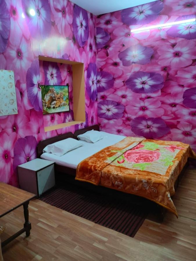 Raj Bed & Breakfast 2*