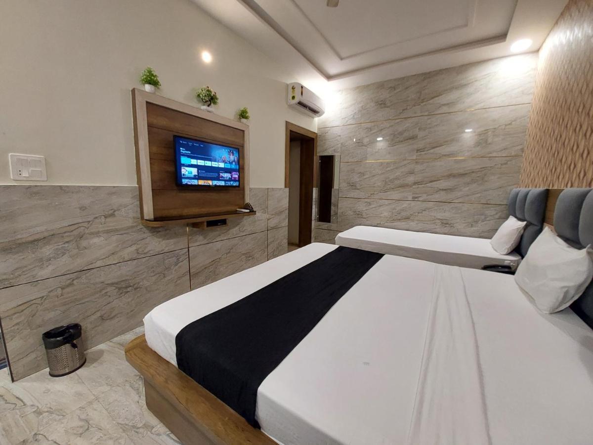 Taj Point Manage By Taj Sunrise Group