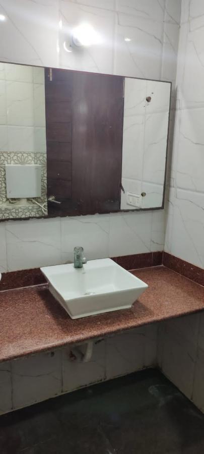 Areeba By The Golden Taj Group & 3* Agra (Uttar Pradesh)