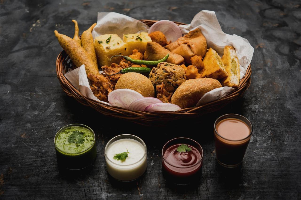 Oyo 22826 Sheltear & Resturant Hotel Agra (Uttar Pradesh)