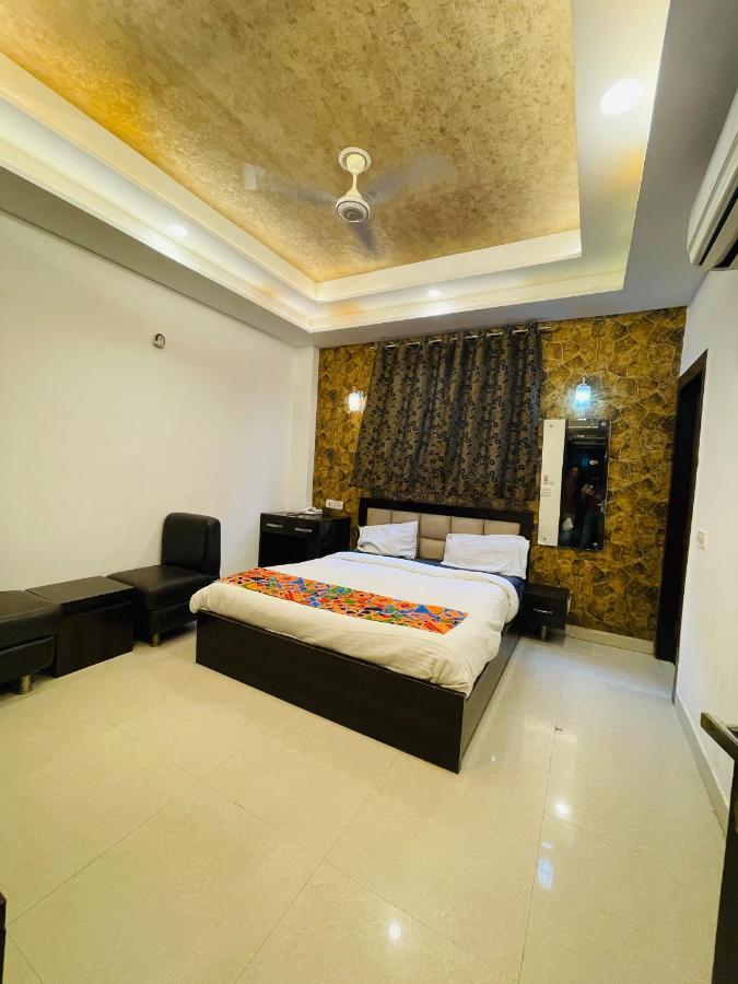 Hotel Premium Sot, Family 500mtr Taj Mahal Agra (Uttar Pradesh)