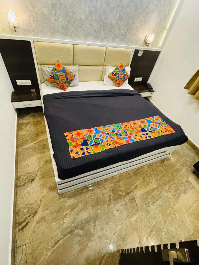Premium Sot, Family 500mtr Taj Mahal 3* Agra (Uttar Pradesh)