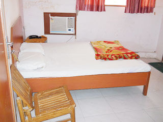Hotel Fabhotel Sarwan