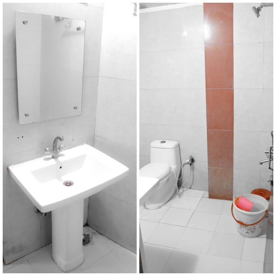 Blossom Residency By Dolphin 500 Mtr Taj Mahal 3*