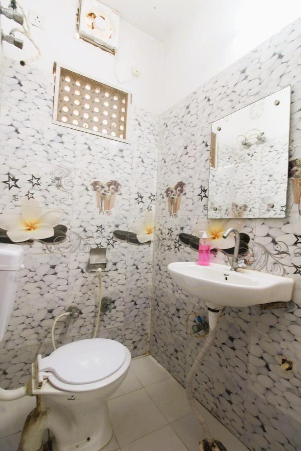 Hostella By Forever // Walk-in Distance From Taj Mahal * Agra (Uttar Pradesh)