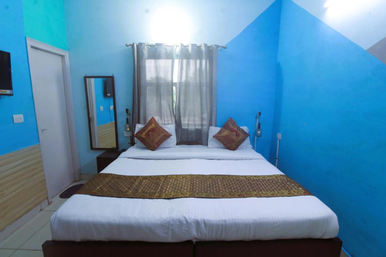 Hostella By Forever // Walk-in Distance From Taj Mahal