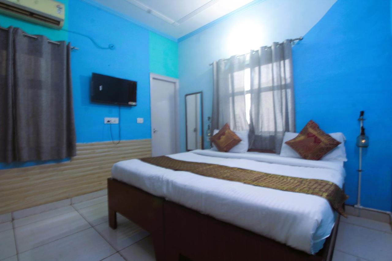 Hostel Hostella By Forever // Walk-in Distance From Taj Mahal