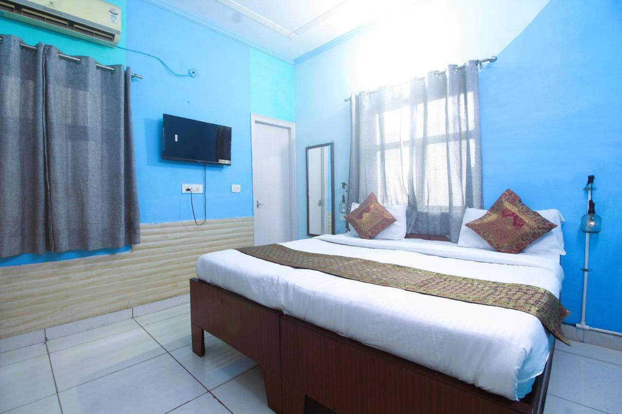 Hostella By Forever // Walk-in Distance From Taj Mahal Hostel