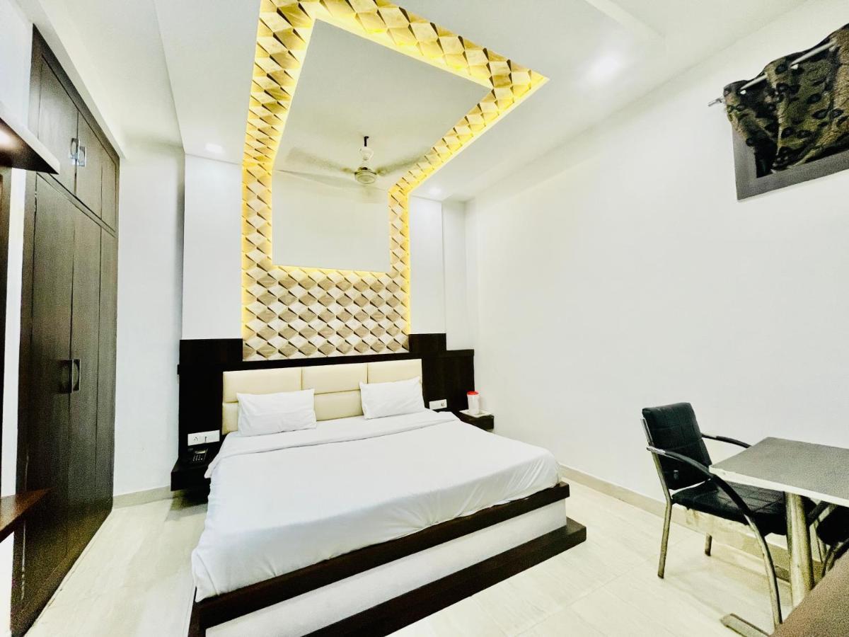 Taj Empire Family Near Taj Mahal Hotel 3*