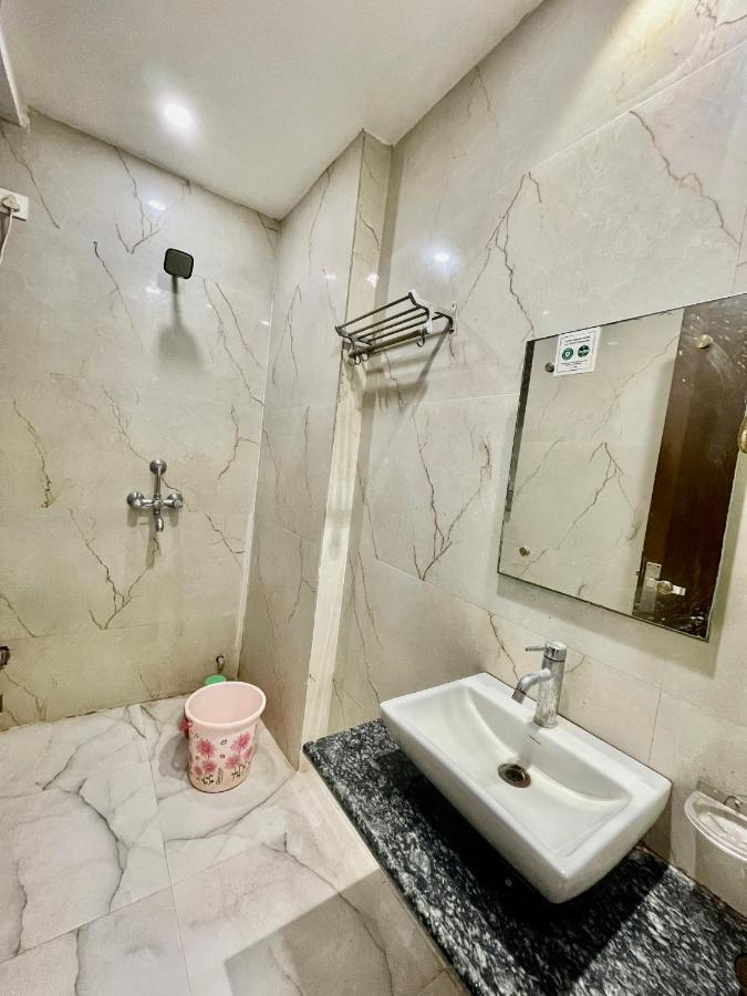 Hotel Taj Empire Family Near Taj Mahal 3*