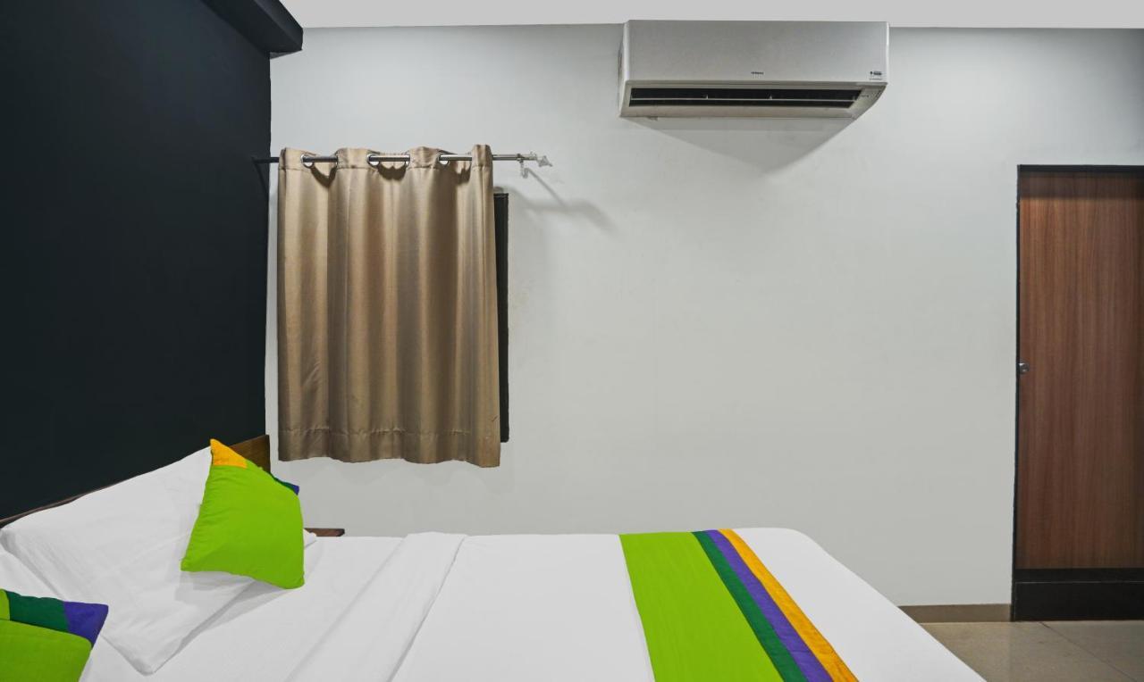 Hostella By Forever // Walk-in Distance From Taj Mahal * Agra (Uttar Pradesh)