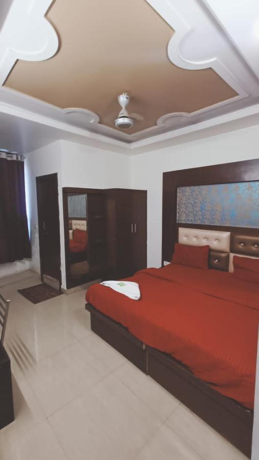 Hotel Premium Blue Ray 500 Meter Tajmahal