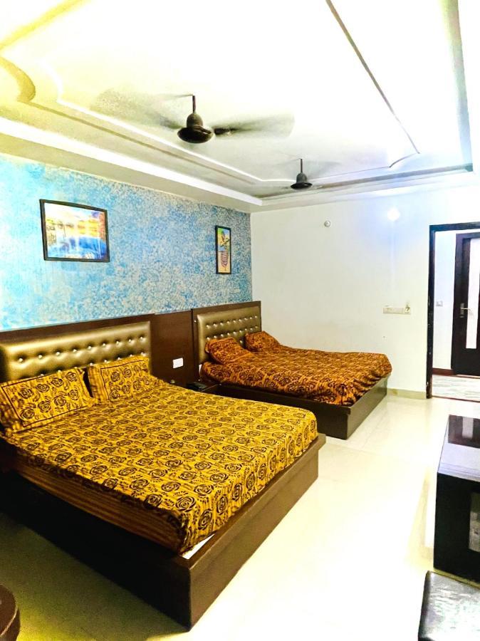 Premium Blue Ray 500 Meter Tajmahal Hotel Agra (Uttar Pradesh)