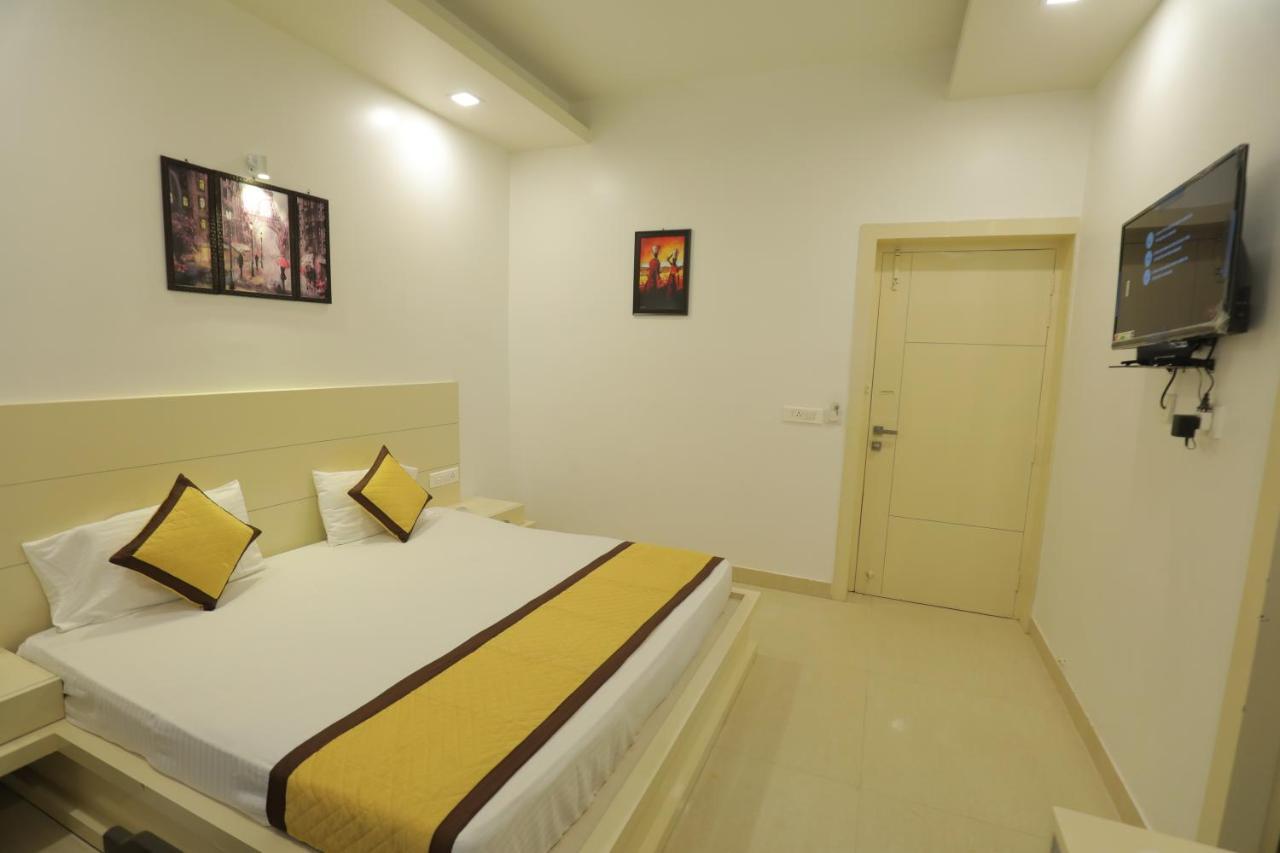Hotel Sahib'S Red Carpet - Family & Corporate Hotel Chain Agra (Uttar Pradesh)