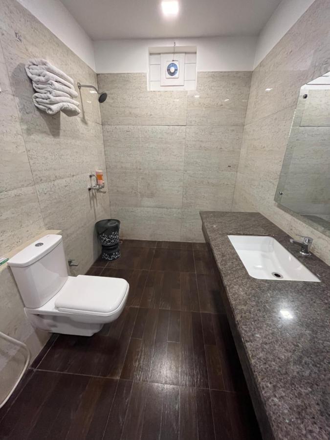 Hotel Hotel Sahib'S Red Carpet - Family & Corporate Hotel Chain Agra (Uttar Pradesh)