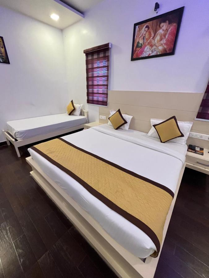 Hotel Sahib'S Red Carpet - Family & Corporate Hotel Chain Agra (Uttar Pradesh)
