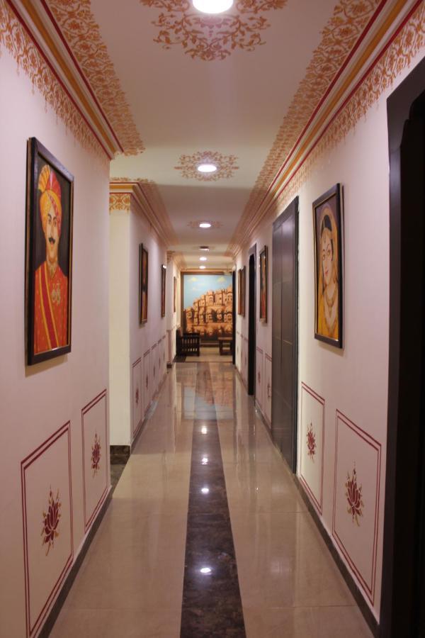 Sahibs Royal - 500m From Taj Mahal 4*