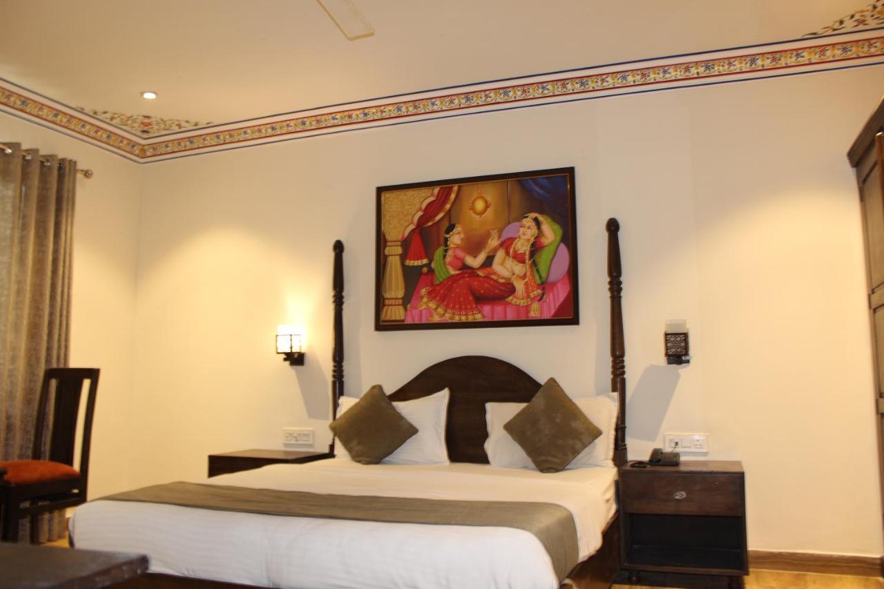 Hotel Sahibs Royal - 500m From Taj Mahal 4*
