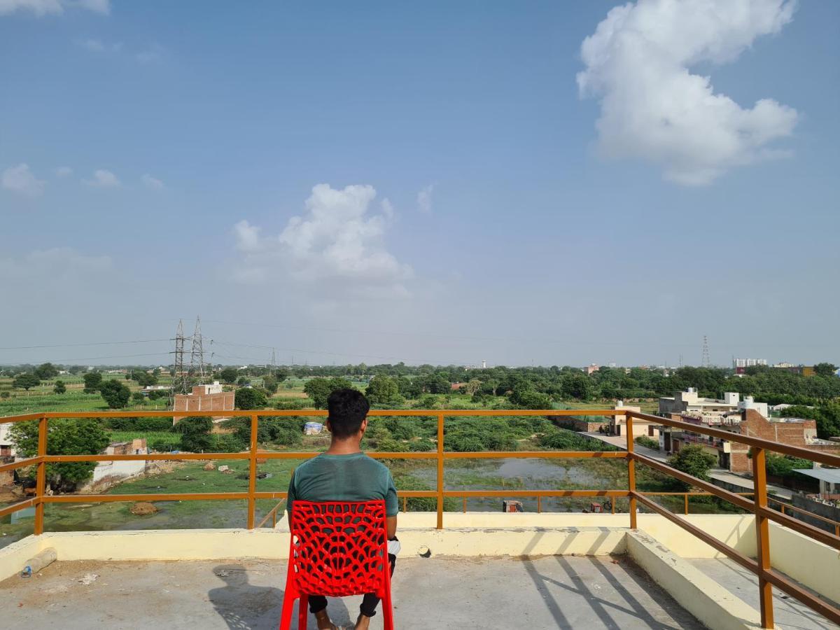 Sunrise Agra-rooftop View Taj Mahal Homestay Agra (Uttar Pradesh)