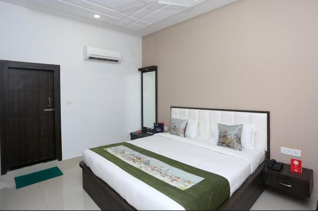 Hotel Pratap By Goyal Hoteliers Agra (Uttar Pradesh)