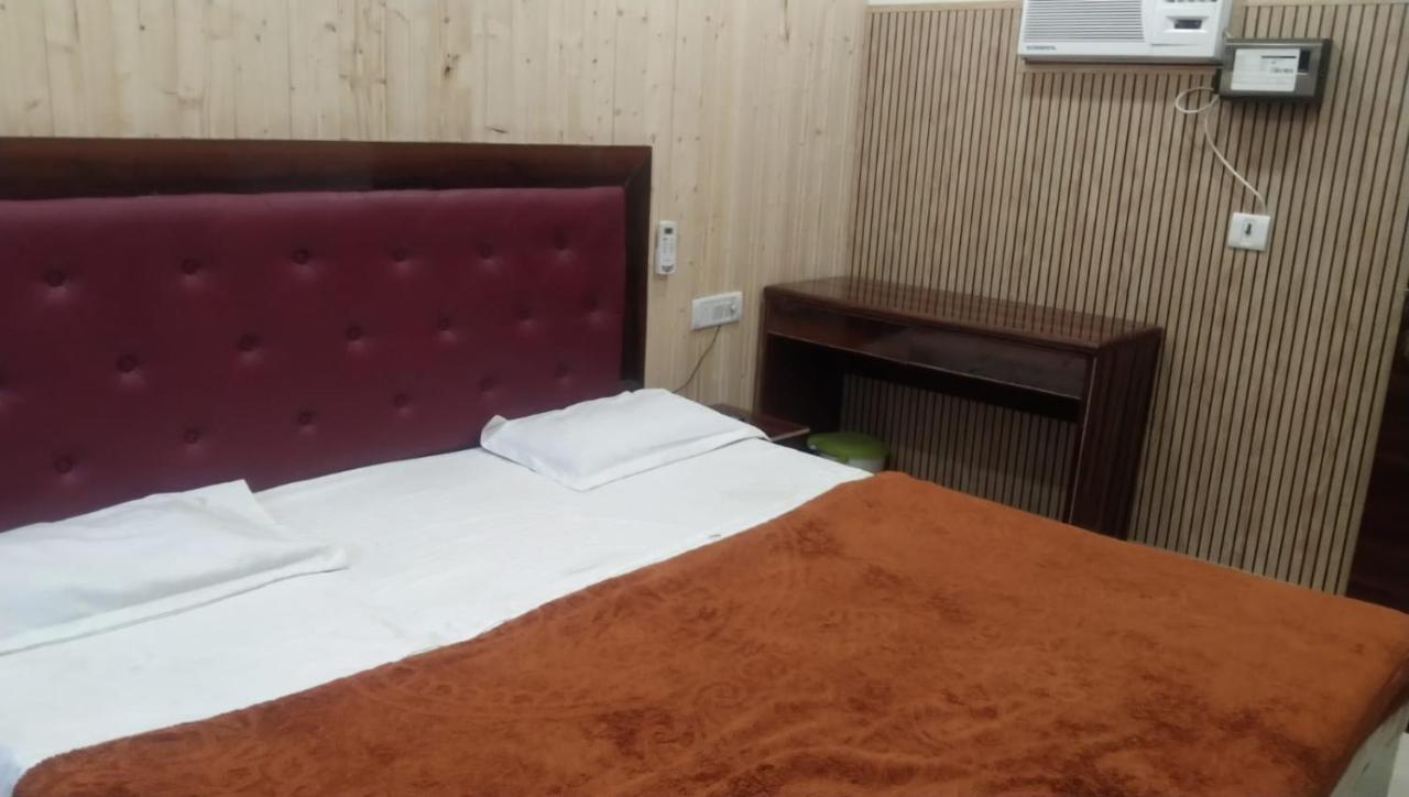Host Guest house *