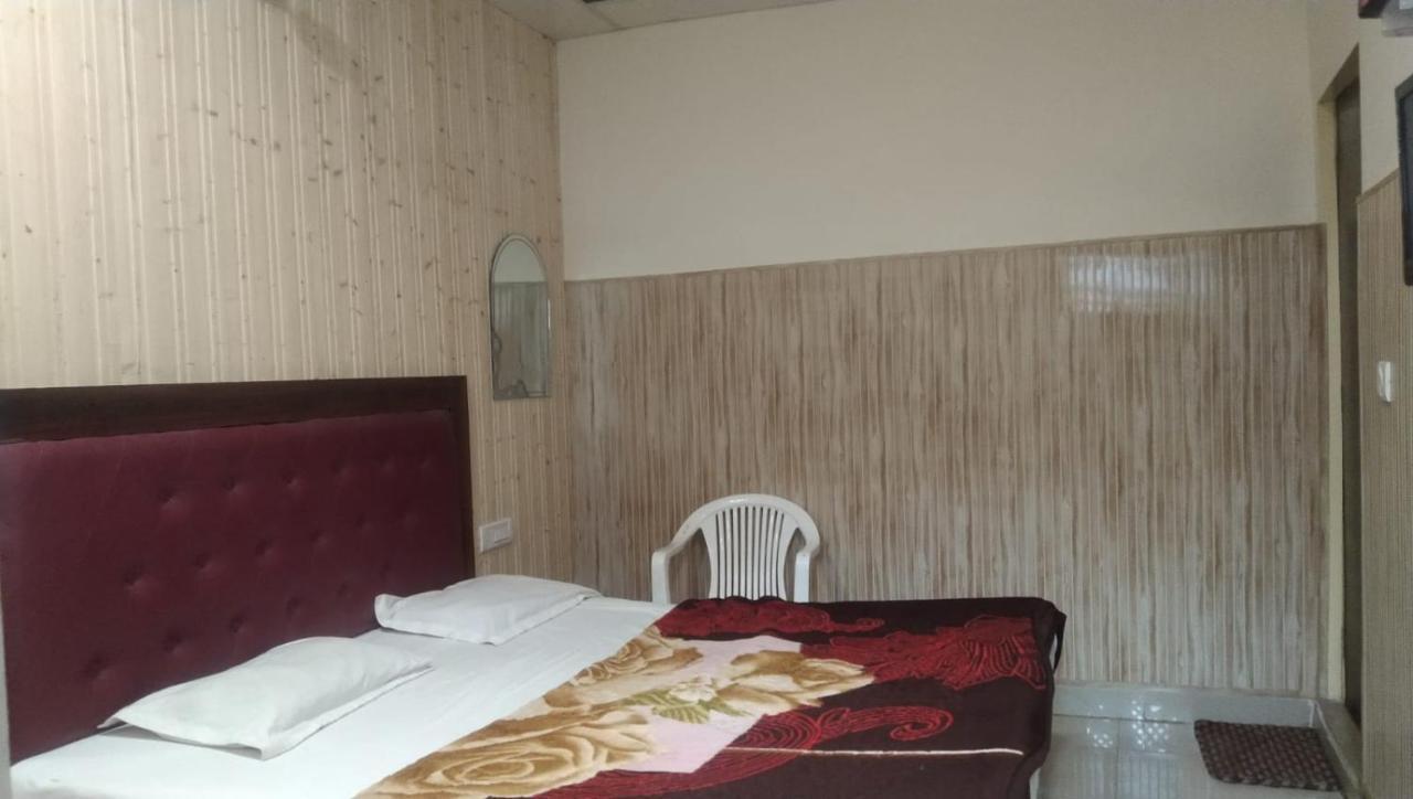Host * Agra (Uttar Pradesh)