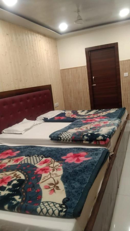 Host Guest house *
