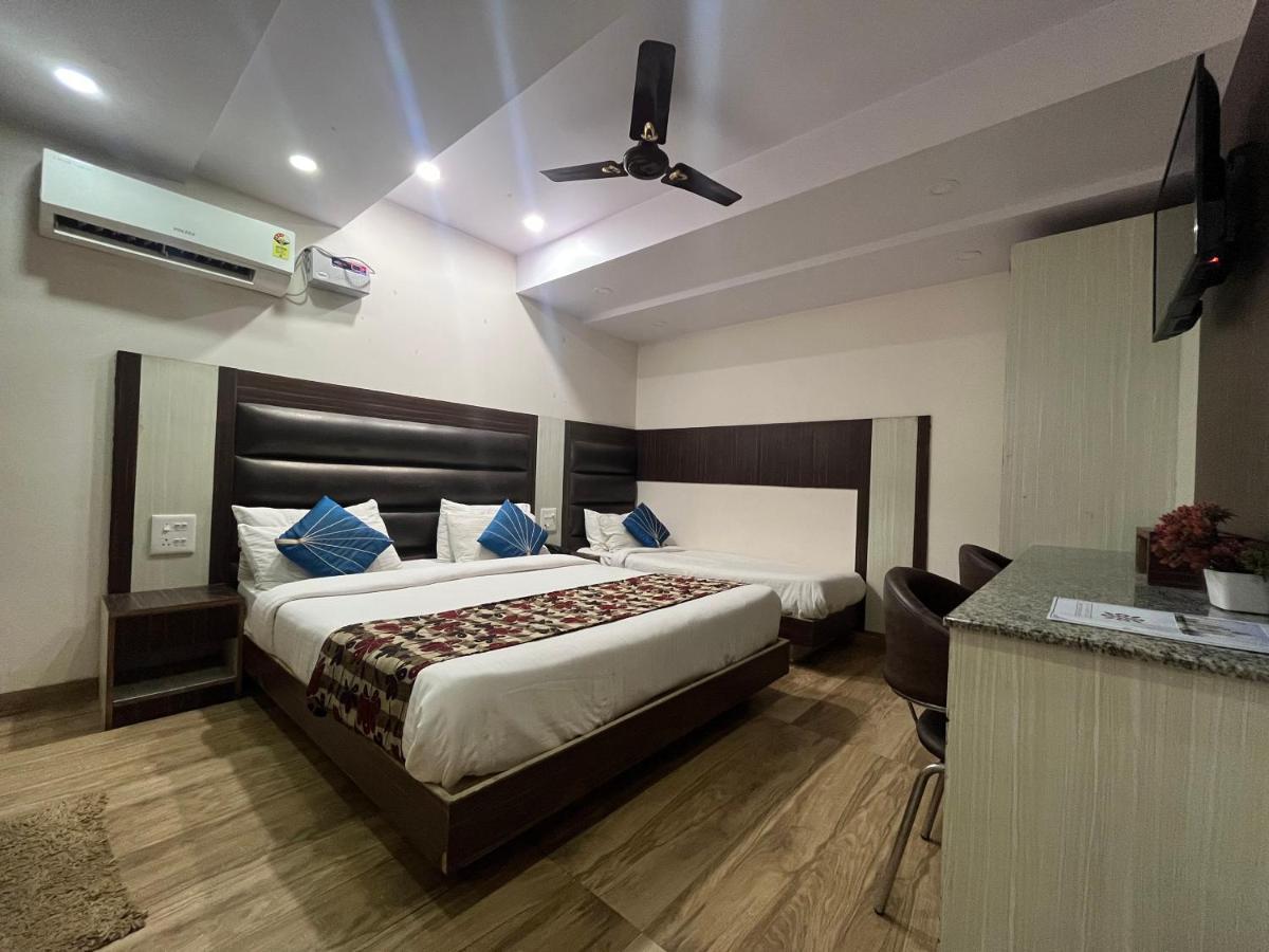 Rajshree Hotel