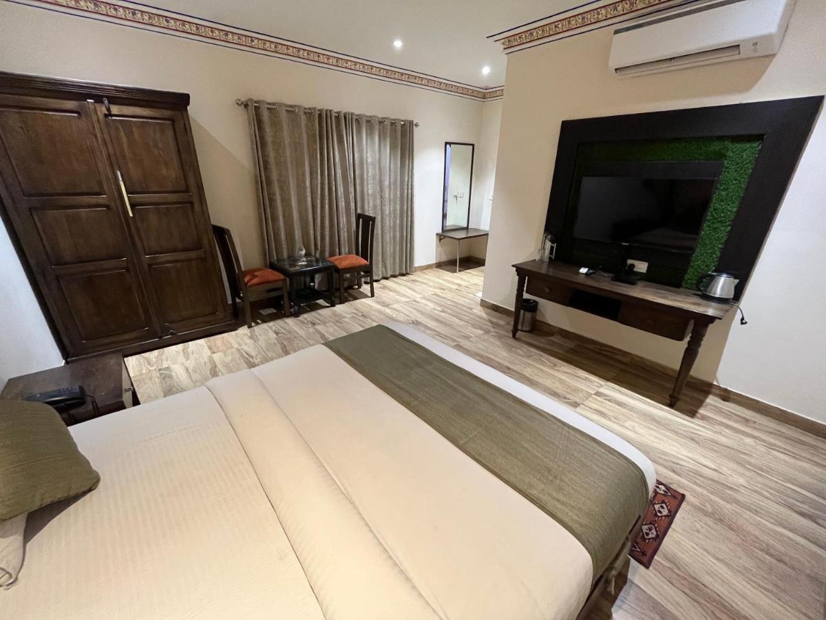Sahibs Royal Agra - Family & Corporate Chain