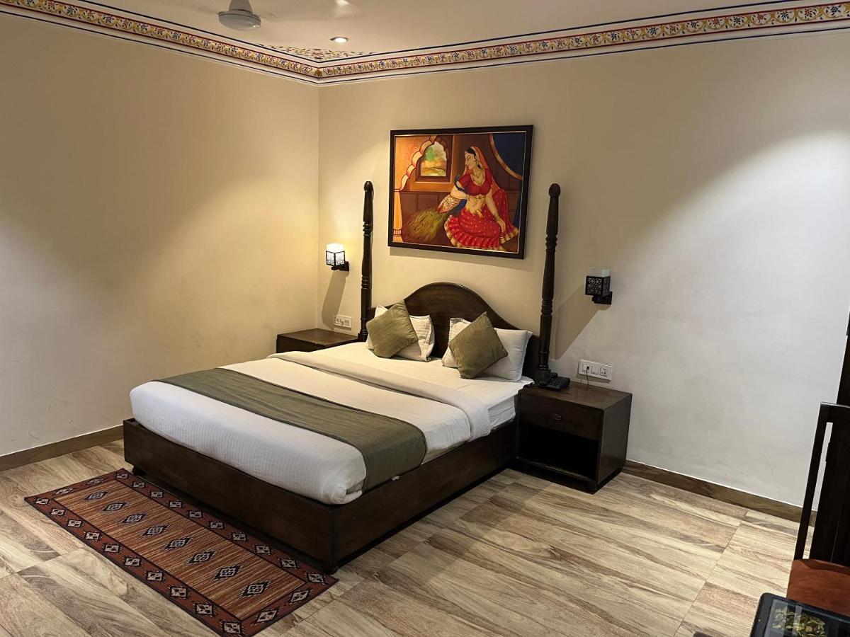 Hotel Sahibs Royal Agra - Family & Corporate Chain 3*