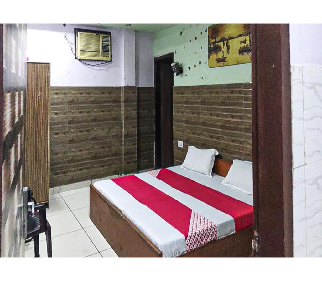 Toran By Wb * Agra (Uttar Pradesh)