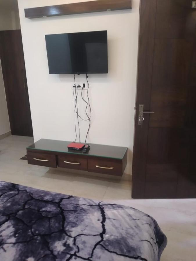 Hotel Uday Raj By Wb *