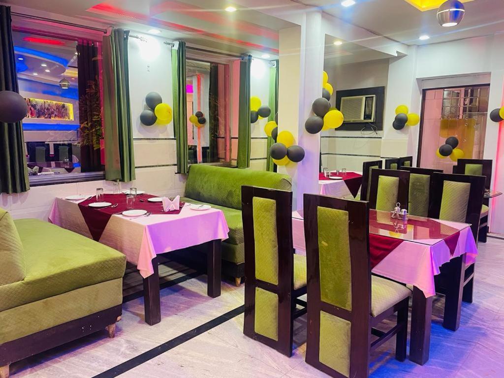 Alpine By The Golden Taj Group And 3*
