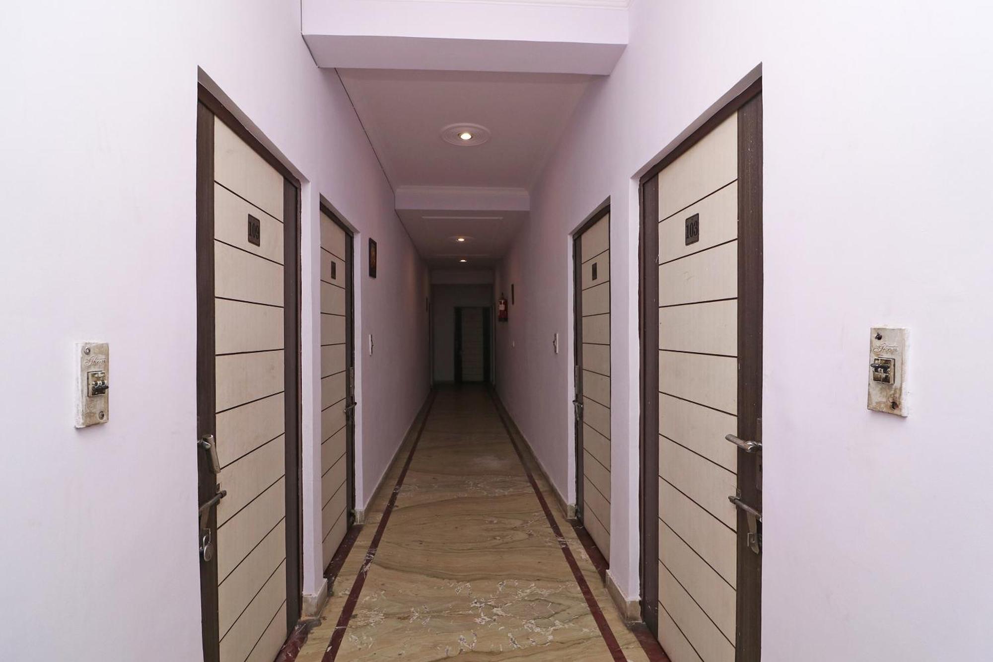 Oyo Ekta Residency Agra (Uttar Pradesh)